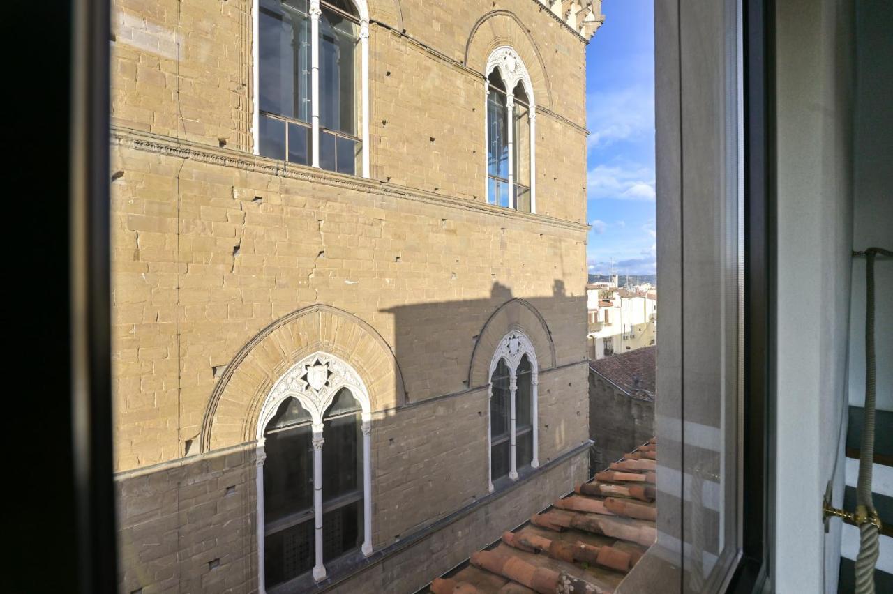 Via Lamberti, 3 - Florence Charming Apartments - Charming And Historic 5Th-Floor Attic Apartment With Elevator In A Building At The Heart Of Vibrant Florence, Just A 2-Minute Walk From All Attractions Esterno foto