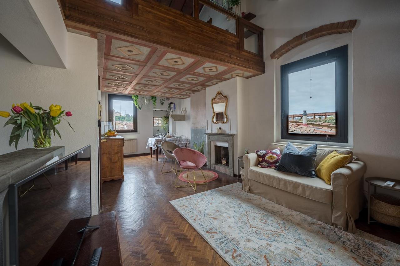 Via Lamberti, 3 - Florence Charming Apartments - Charming And Historic 5Th-Floor Attic Apartment With Elevator In A Building At The Heart Of Vibrant Florence, Just A 2-Minute Walk From All Attractions Esterno foto