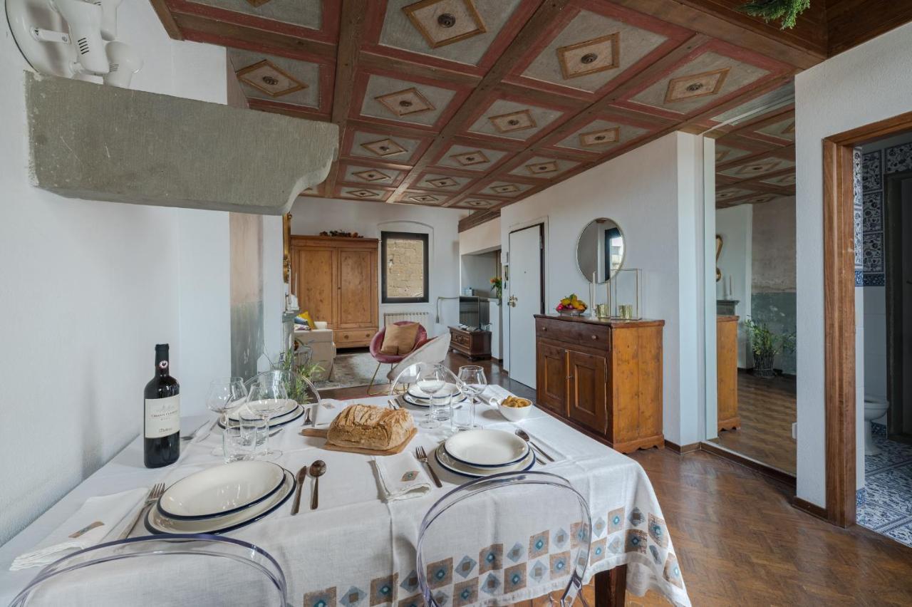 Via Lamberti, 3 - Florence Charming Apartments - Charming And Historic 5Th-Floor Attic Apartment With Elevator In A Building At The Heart Of Vibrant Florence, Just A 2-Minute Walk From All Attractions Esterno foto