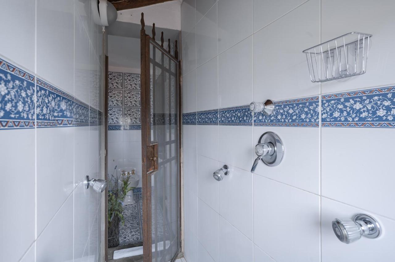 Via Lamberti, 3 - Florence Charming Apartments - Charming And Historic 5Th-Floor Attic Apartment With Elevator In A Building At The Heart Of Vibrant Florence, Just A 2-Minute Walk From All Attractions Esterno foto