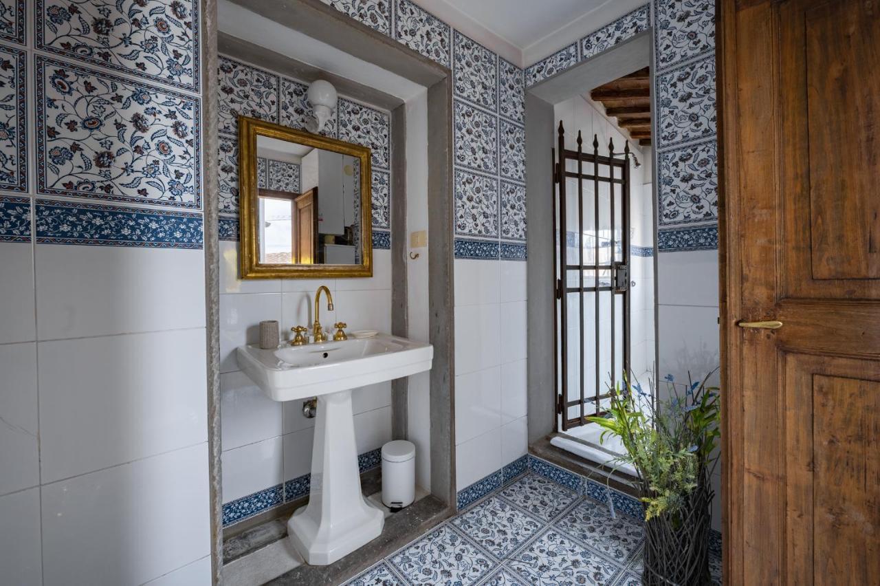 Via Lamberti, 3 - Florence Charming Apartments - Charming And Historic 5Th-Floor Attic Apartment With Elevator In A Building At The Heart Of Vibrant Florence, Just A 2-Minute Walk From All Attractions Esterno foto