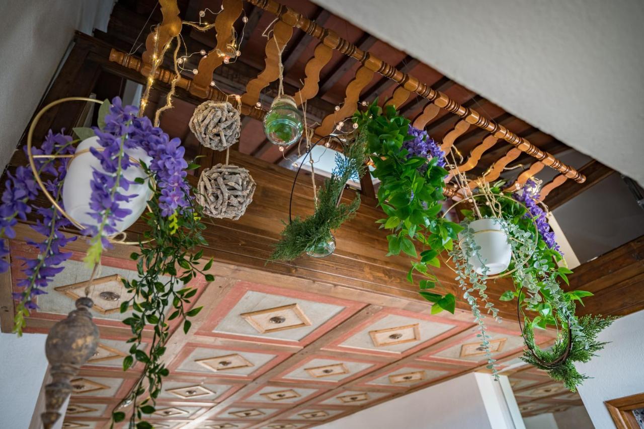Via Lamberti, 3 - Florence Charming Apartments - Charming And Historic 5Th-Floor Attic Apartment With Elevator In A Building At The Heart Of Vibrant Florence, Just A 2-Minute Walk From All Attractions Esterno foto