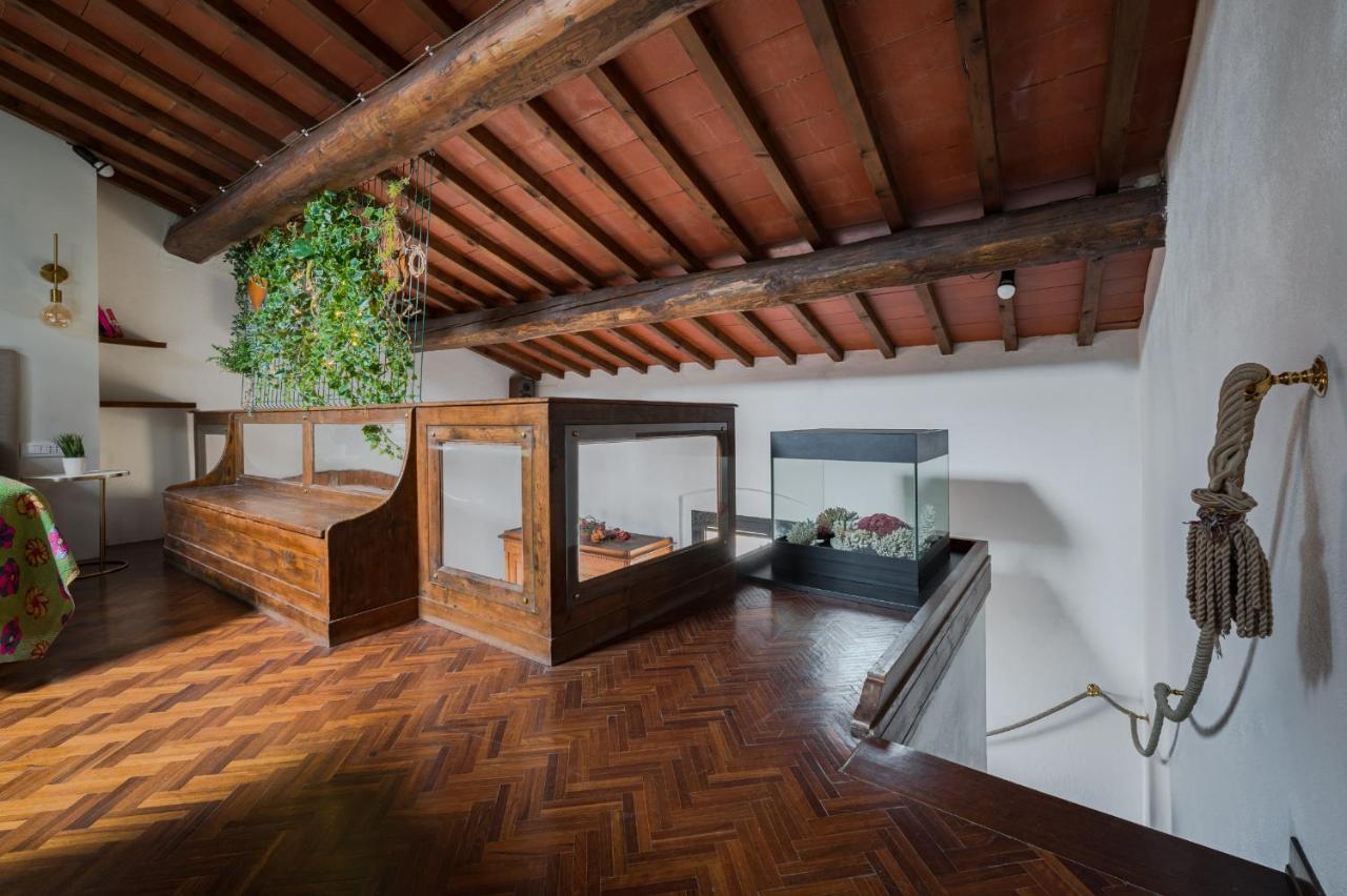 Via Lamberti, 3 - Florence Charming Apartments - Charming And Historic 5Th-Floor Attic Apartment With Elevator In A Building At The Heart Of Vibrant Florence, Just A 2-Minute Walk From All Attractions Esterno foto